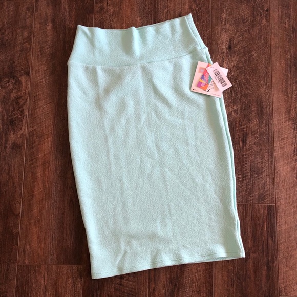 LuLaRoe Dresses & Skirts - LuLaRoe Mint Cassie NWT